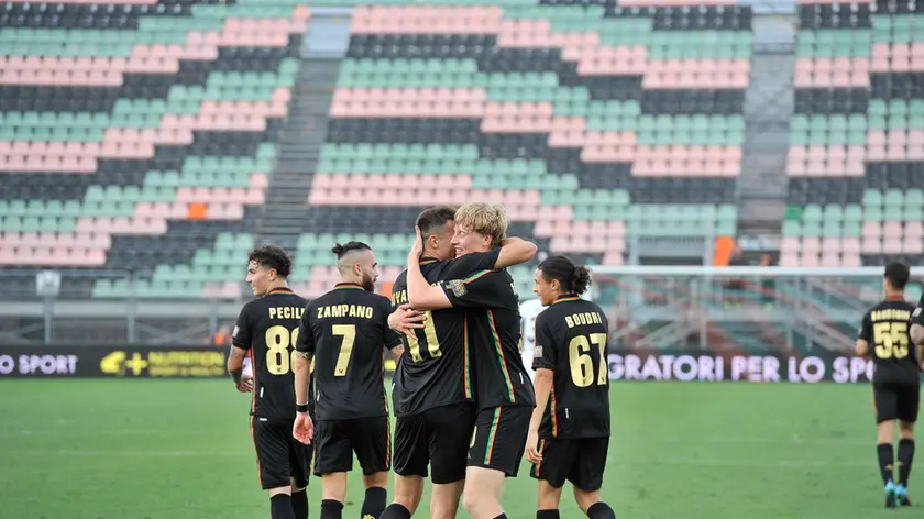 VENEZIA 07-08-2022. STADIO PENZO. PARTITA DI CALCIO COPPA ITALIA TRA VENEZIA E ASCOLI.NELLA FOTO: ESULTANZA MIKAELLSSON