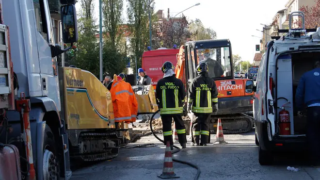Traffico bloccato e intervento dei vigili del fuoco in via Trieste, Catene.