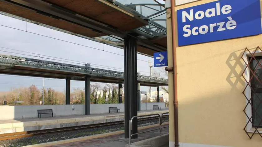 NOALE:_ VANDALISMI ALLA STAZIONE DI NOALE STAZIONI FERROVIARIE