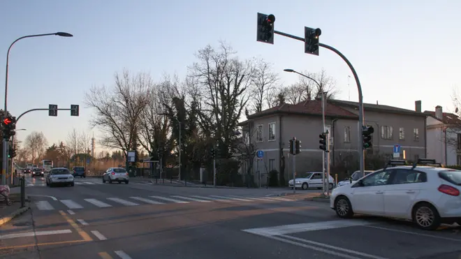 Velocar in via Terraglio, angolo via Penello a Mestre