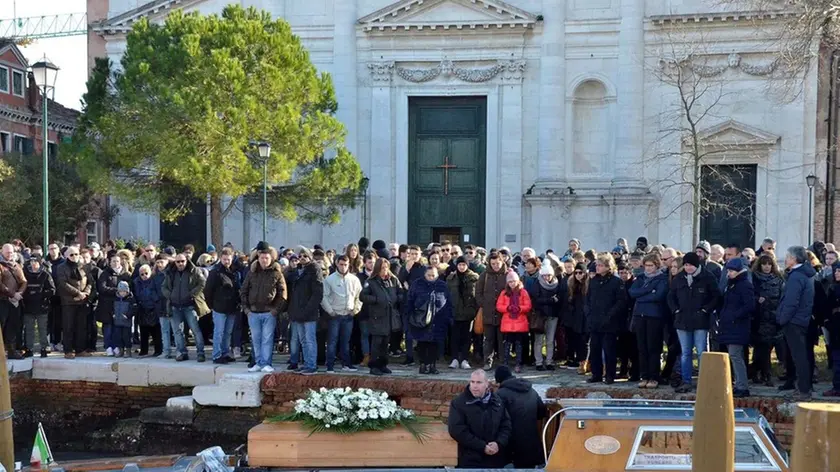 INTERPRESS-VENEZIA 09-12-2017. SAN PIETRO DI CASTELO. FUNERALE DEL GIOVANE FABIO GASPARINI DECEDUTO IN SEGUITO AD UN INCIDENTE NAUTICO.