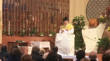 La messa in latino che fu celebrata nella chiesa di San Leopoldo a Mirano