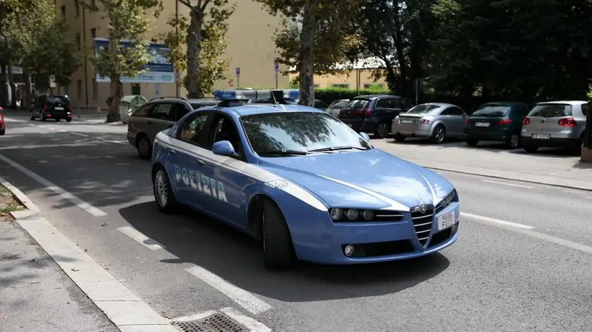 merce contraffatta scoperta dalla polizia e luoghi di ritrovamento via tasso e via aleardi