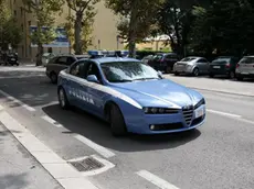 merce contraffatta scoperta dalla polizia e luoghi di ritrovamento via tasso e via aleardi