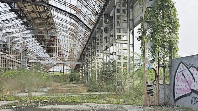 Un capannone industriale abbandonato: in provincia di Venezia ve ne sono oltre 1400