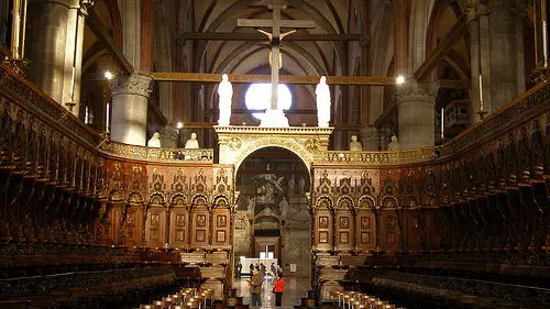 L'interno della Basilica Santa Maria Gloriosa ai Frari