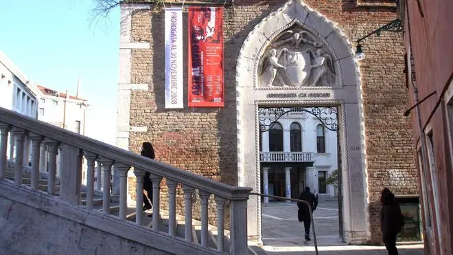 AGOSTINI VENEZIA 27.11.2008.- RESTAURATO IL PORTALE DELL'UNIVERSITA' DI CA' FOSCARI.- INTERPRESS