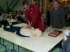 Una simulazione con il defibrillatore