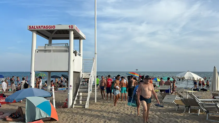 La spiaggia in cui il giovane è annegato (Foto Bortoluzzi)