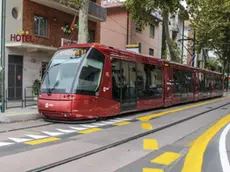 Nuova segnaletica stradale alla fine di via Cappuccina all'imbocco del sottopasso del tram, Mestre