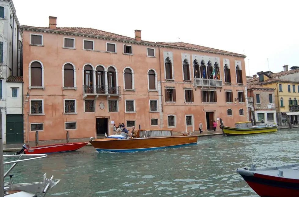 Venezia, 20.10.2006.- Cannaregio Inaugurato dalla Provincia, Dopo l'accurato restauro, il Palazzo Testa, sede dell'Algarotti e Feremi.-Nella foto: l'esterno del palazzo Interpress/Agostini -