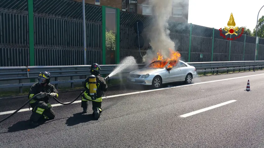 L'intervento dei vigili del fuoco in tangenziale