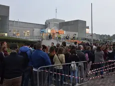 VATRELLA - DINO TOMMASELLA - JESOLO - CONCERO LIGABUE - CODA IN ATTESA DELL'APERTURA DEI CANCELLI