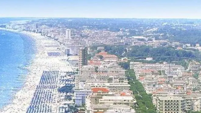 - Jesolo Lido dall'alto e sotto la G House