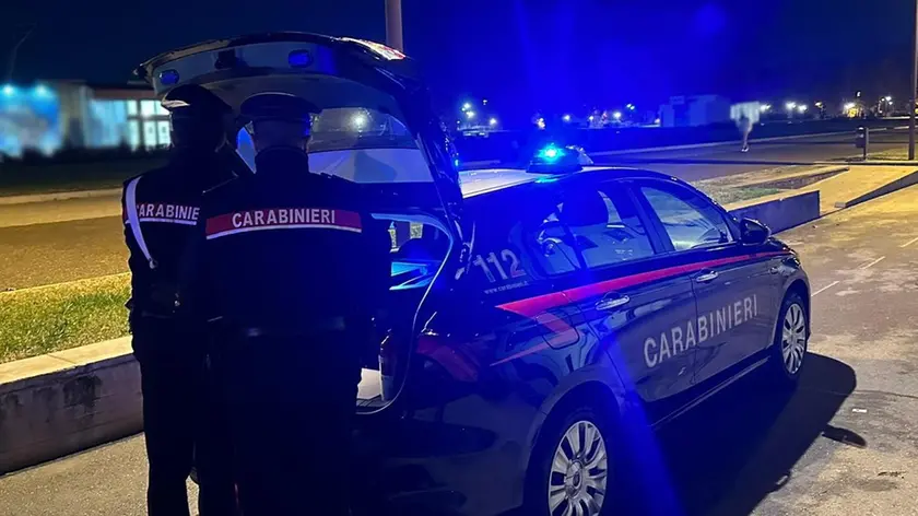 Sul luogo dell'accoltellamento sono intervenuti i carabinieri