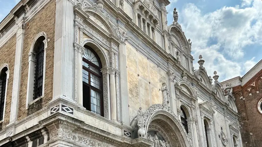 L’ingresso dell’ospedale dal campo dei Santi Giovanni e Paolo