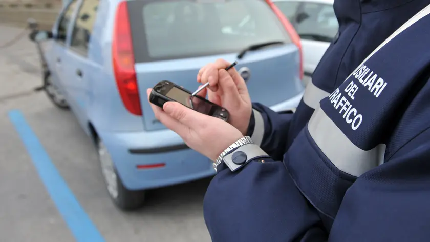 Strisce blu e ausiliari del traffico