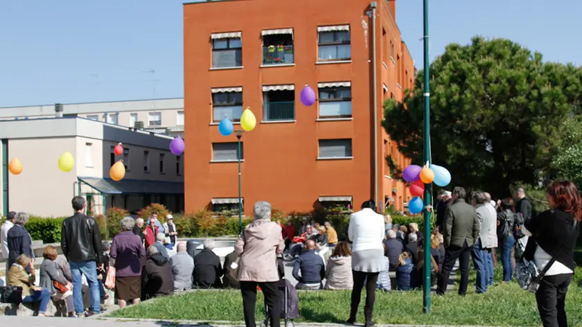 Agenzia Candussi, giornalista Bianchi. Assemblea di vicinato in quartiere Pertini Mestre