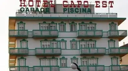 Baschieri mph03a Ruggero Donaggio..Sottomarina: Hotel Capo Est .. .. - L'hotel Capo Est e' stato chiuso e riaprira' dopo un sopralluogo che certifichi il ripristino delle norme igienico sanitarie stabilite per legge (Donaggio)