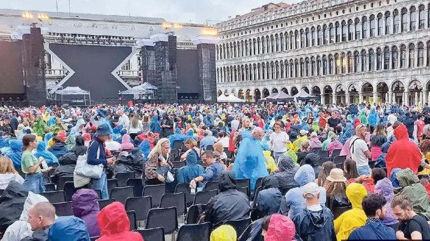 Piazza San Marco alla vigilia del concerto di Laura Pausini