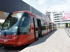 Agenzia Candussi. giornalista: Artico. Descrizione: Luigi Brugnaro al primo test del tram da Mestre a Venezia Piazzale Roma.