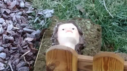 DE POLO - TOMMASELLA - MUSILE - LA STATUA DEL PRESEPIO ROTTA