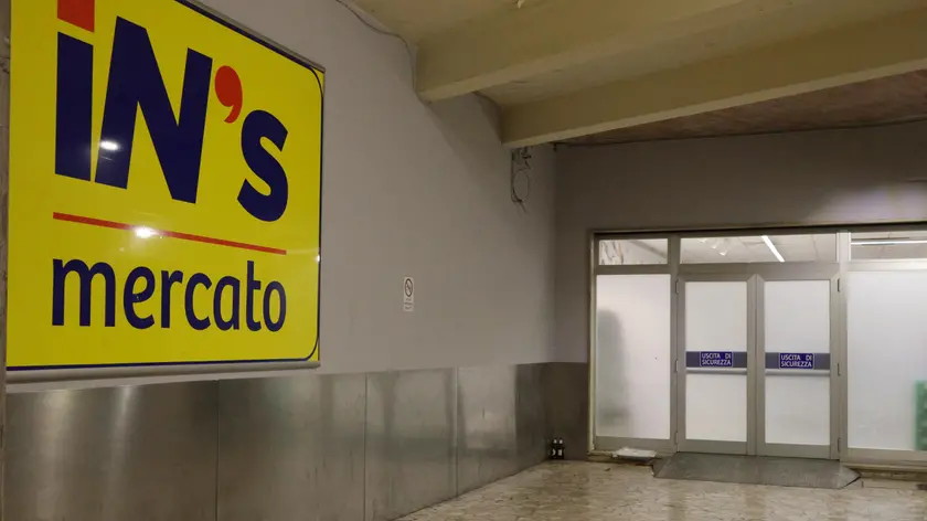 L’ingresso del supermercato In’s di via Carducci a Mestre