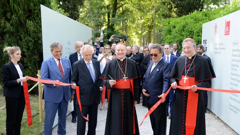L’inaugurazione del padiglione del Vaticano alla Biennale 2018, con Brugnaro, Ravasi, Moraglia