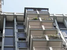 agenzia Candussi. Via Palladio 26, quartiere Cita, Marghera. Nella foto il balcone dell'appartamento dove vivono i profughi.