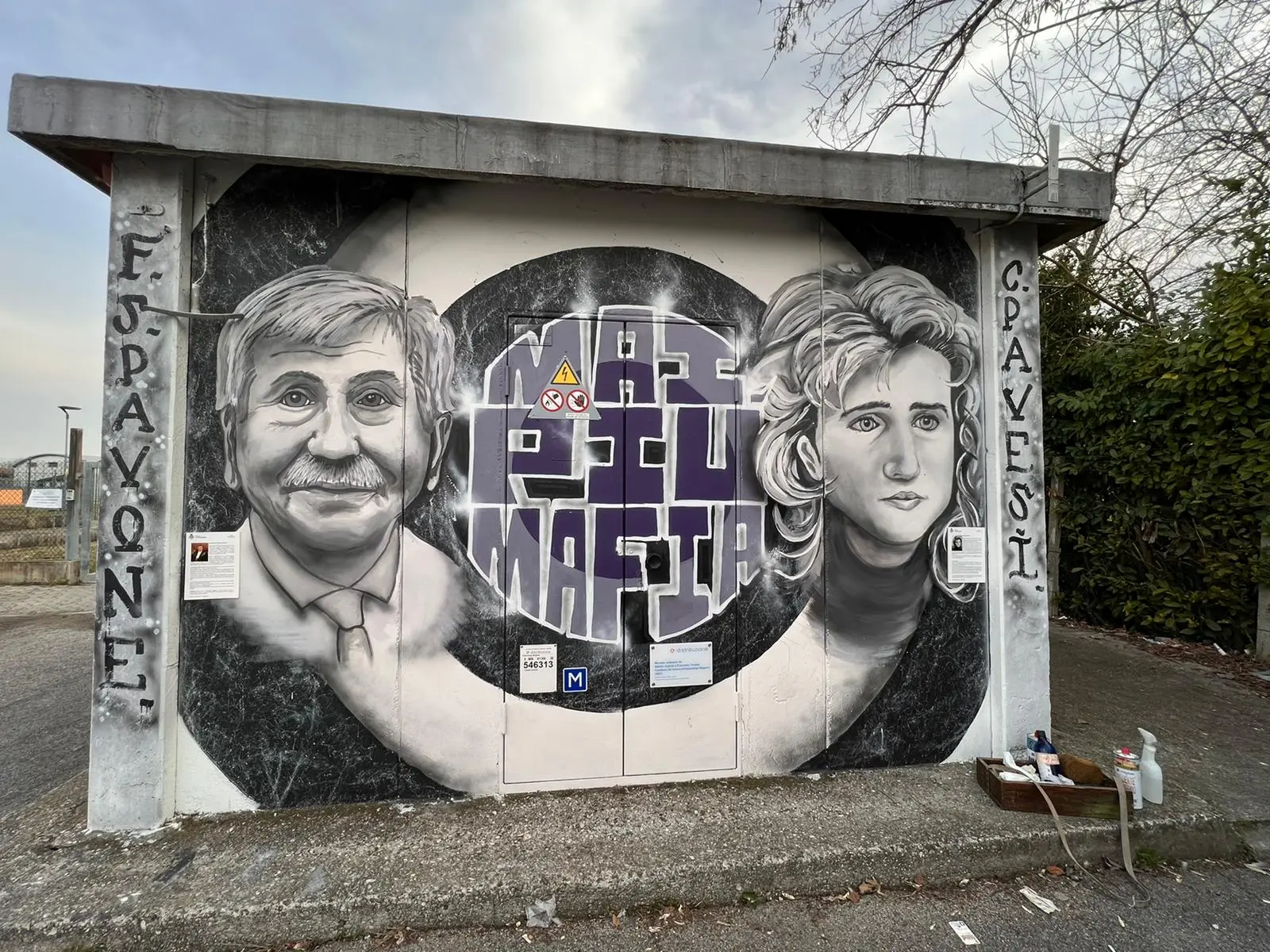 Il murales dedicato a Cristina Pavesi e al magistrato antimafia Francesco Saverio Pavone ripulito dopo il raid vandalico (foto Pòrcile)