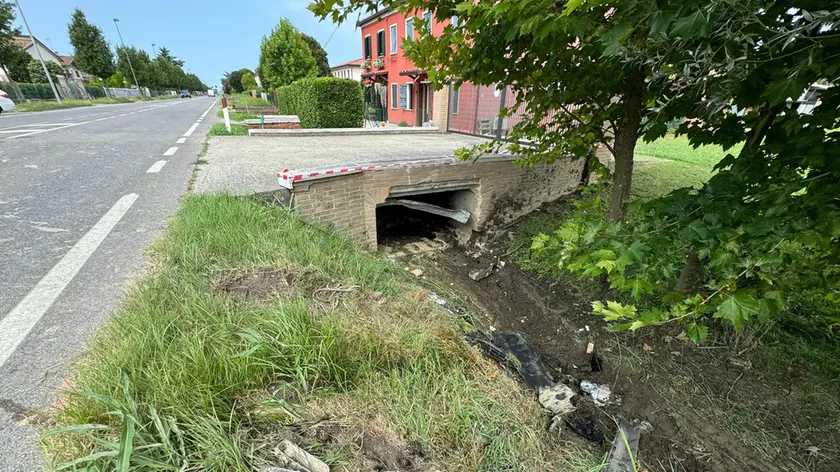 Il luogo dell'incidente mortale in via Cavin di Sala (foto Lorenzo Pòrcile)