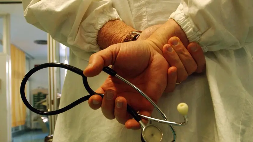 Un’infermiera in un reparto degli ospedali dell’Usl 3, dove con il concorso verranno assunti 80 professionisti