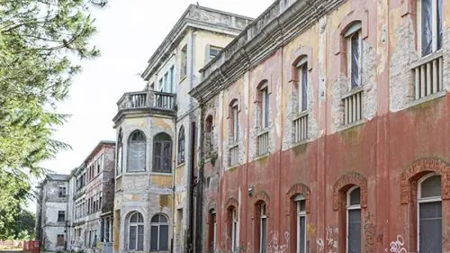 Il monoblocco dell'ex Ospedale Al Mare del Lido