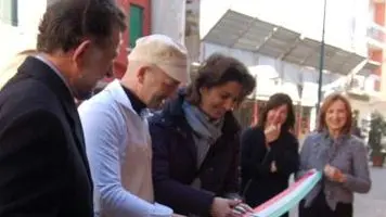 Il taglio del nastro con l’assessore Carla Rey