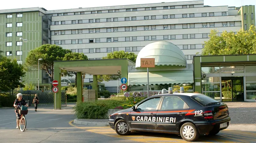 Rapinatore scaricato morto all'ingresso dellOspedale di Piove di Sacco. L'ingresso dell'Ospedale. Malaman.