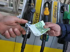 Il risparmio alla pompa di benzina è notevole, specie per i camionisti