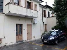 La palazzina in via Roma dove si è verificato l'incidente domestico (foto Agenzia Fotofilm)