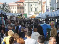 SAN DONA' DI P. - DINO TOMMASELLA -COLUCCI - - FIERA DEL ROSARIO - folla lungo le vie