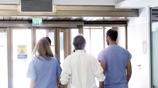 TOME - AGENZIA BIANCHI - PADOVA - MEDICI ESCONO DALL'OSPEDALE