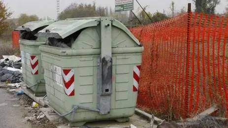 BASCHIERI MESTRE: VIA CARAVAGGIO CON I RIFIUTI 3