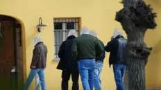 Un incontro della cricca in una foto scattata dalle Fiamme Gialle