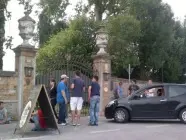 I fan fuori dall'albergo