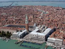 Interpress/Mazzega Venezia, 22.04.2015.- FOTO AEREE Nella foto San Marco e Ponte della Libertà