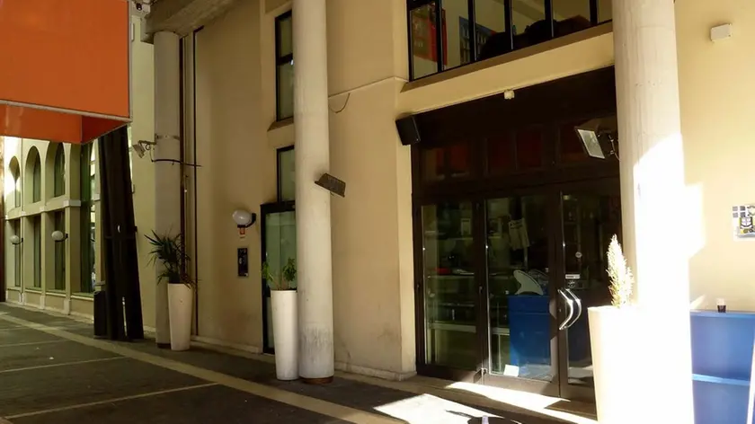 SAN DONA' DI P. - DINO TOMMASELLA - COLUCCI - CAFFE' LETTERARIO CHIUSO PER CAMBIO GESTIONE