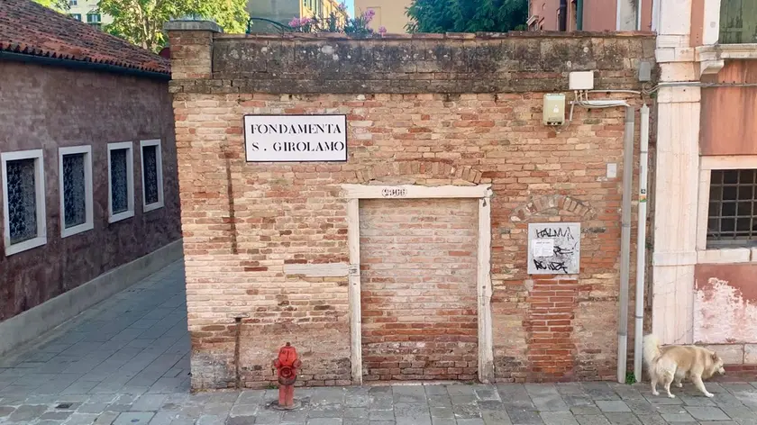 Fondamenta San Girolamo, diventata di recente un luogo di spaccio tra calli e sottoporteghi