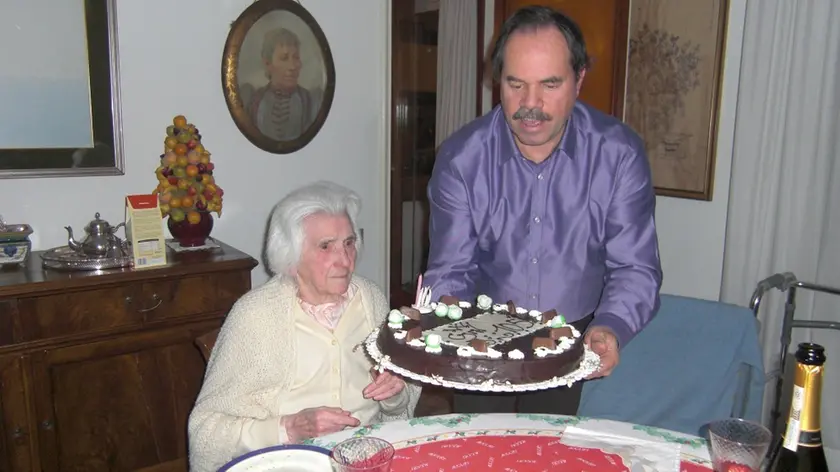 La signora Ginevra in un recente momento di festa in famiglia