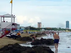 COLUCCI - DINO TOMMASELLA - JESOLO LIDO- LA SPIAGGIA IN ZONA PIAZZA TORINO DOPO LE FORTI PIOGGIE