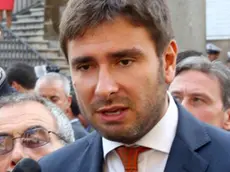 Alessandro Di Battista durante una intervista prima della riunione della giunta Marino, Roma, 8 ottobre 2015. ANSA/FABIO CAMPANA