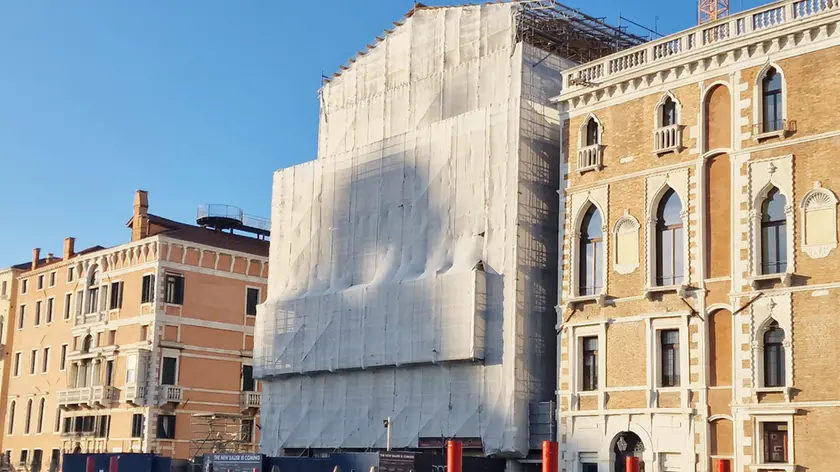 L'hotel Bauer in ristrutturazione