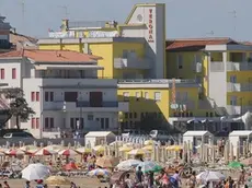 CAORLE - FGAVAGNIN - DE POLO - VEDUTE VARIE SPIAGGIA E PASSEGGIATA